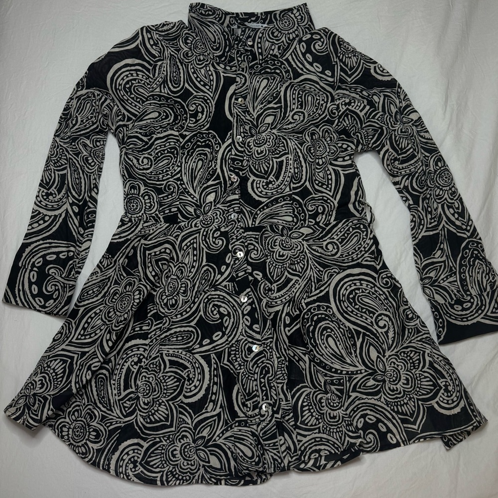 Black & White Floral Print Button-Front Women's Top